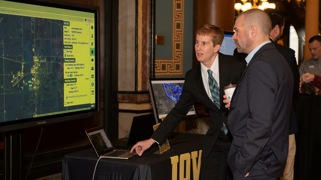 Dan Gilles presenting