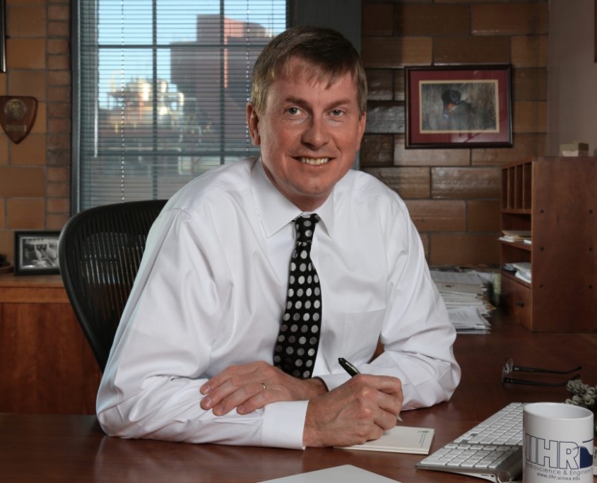 Head shot of IIHR Director Larry Weber.