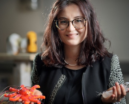 Photo of Caterina Lamuta in the lab